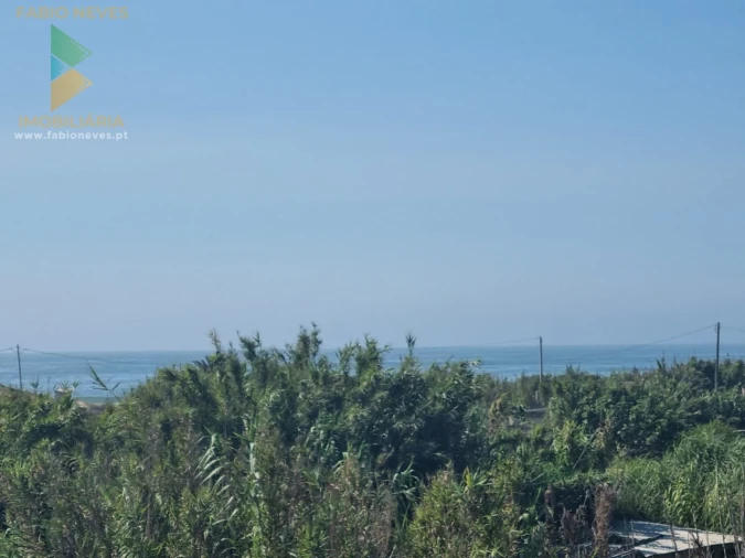 Moradia T4 para Venda em Marinha das Ondas Foto 2