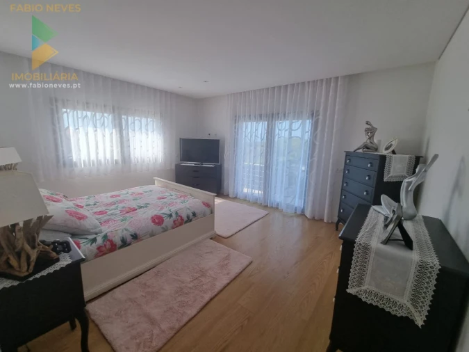 Moradia T4 para Venda em Marinha das Ondas Foto 45