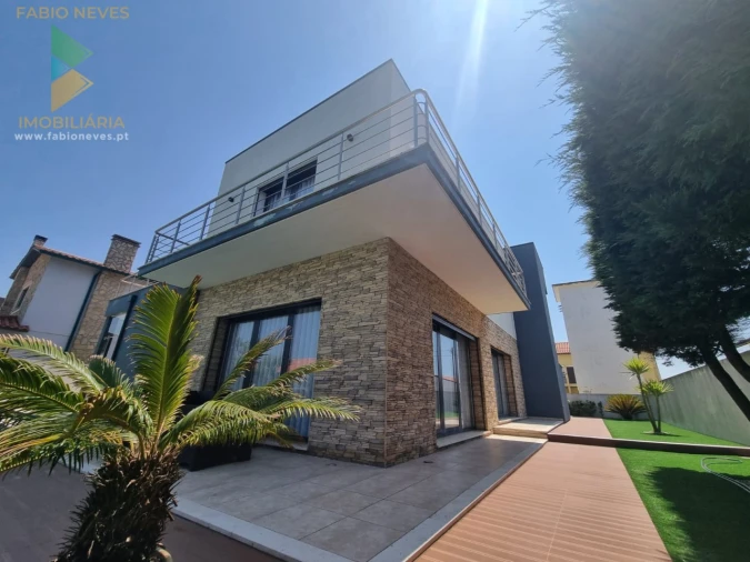 Moradia T4 para Venda em Marinha das Ondas Foto 69