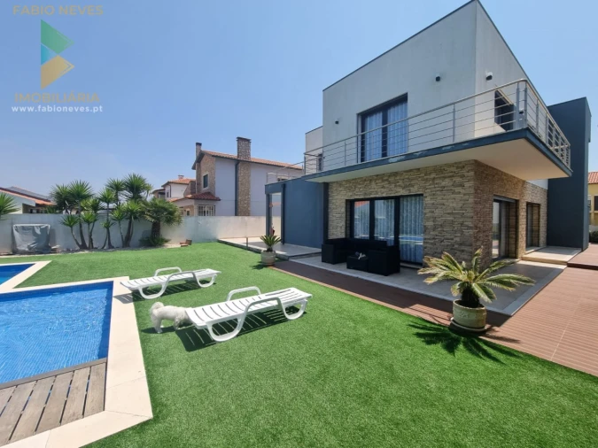 Moradia T4 para Venda em Marinha das Ondas Foto 70