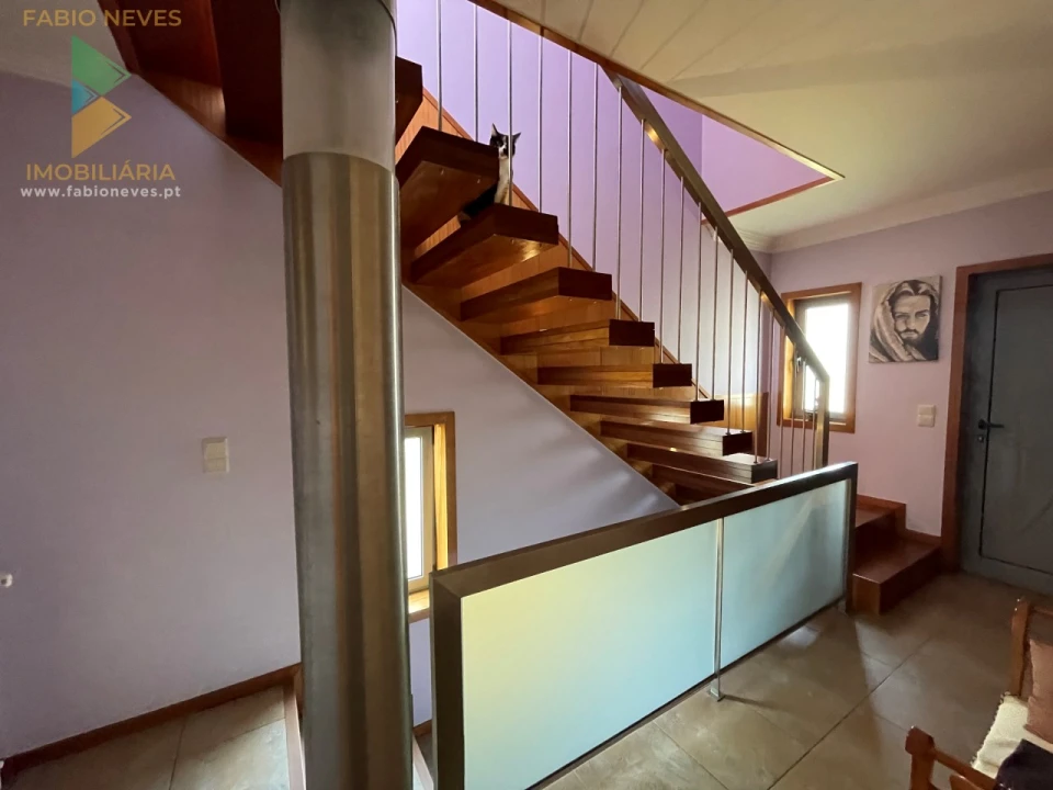 Moradia T4 para Venda em Arcozelo Foto 18