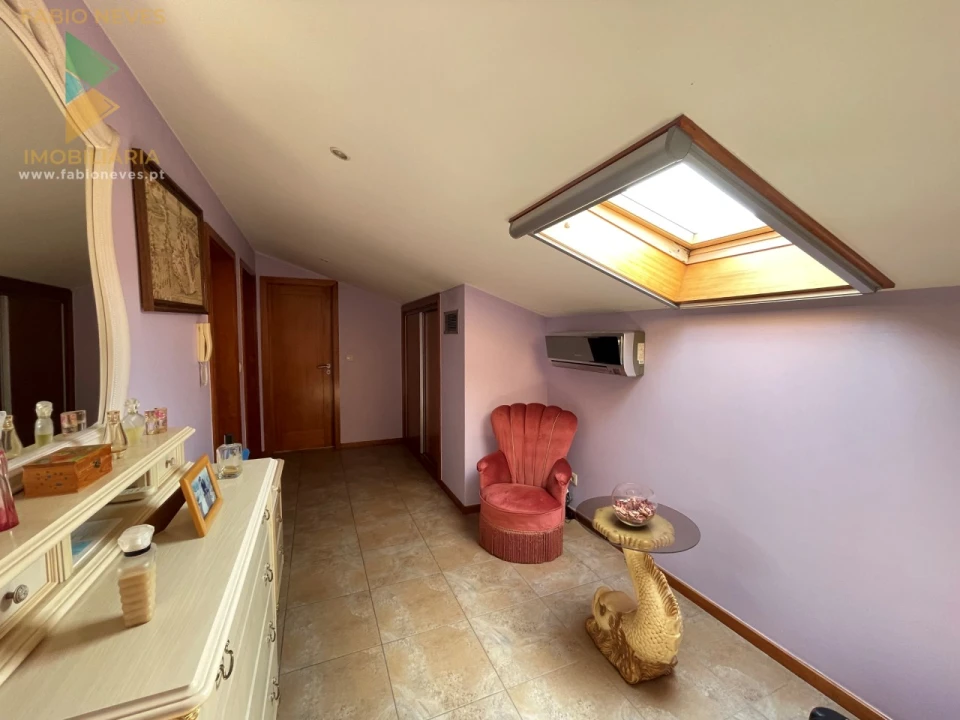 Moradia T4 para Venda em Arcozelo Foto 20