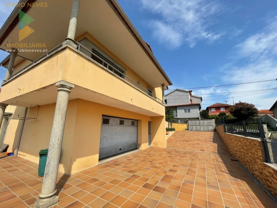 Moradia T4 para Venda em Arcozelo Foto 27