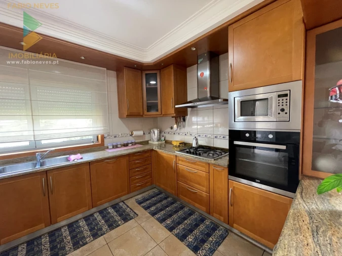 Moradia T4 para Venda em Arcozelo Foto 8