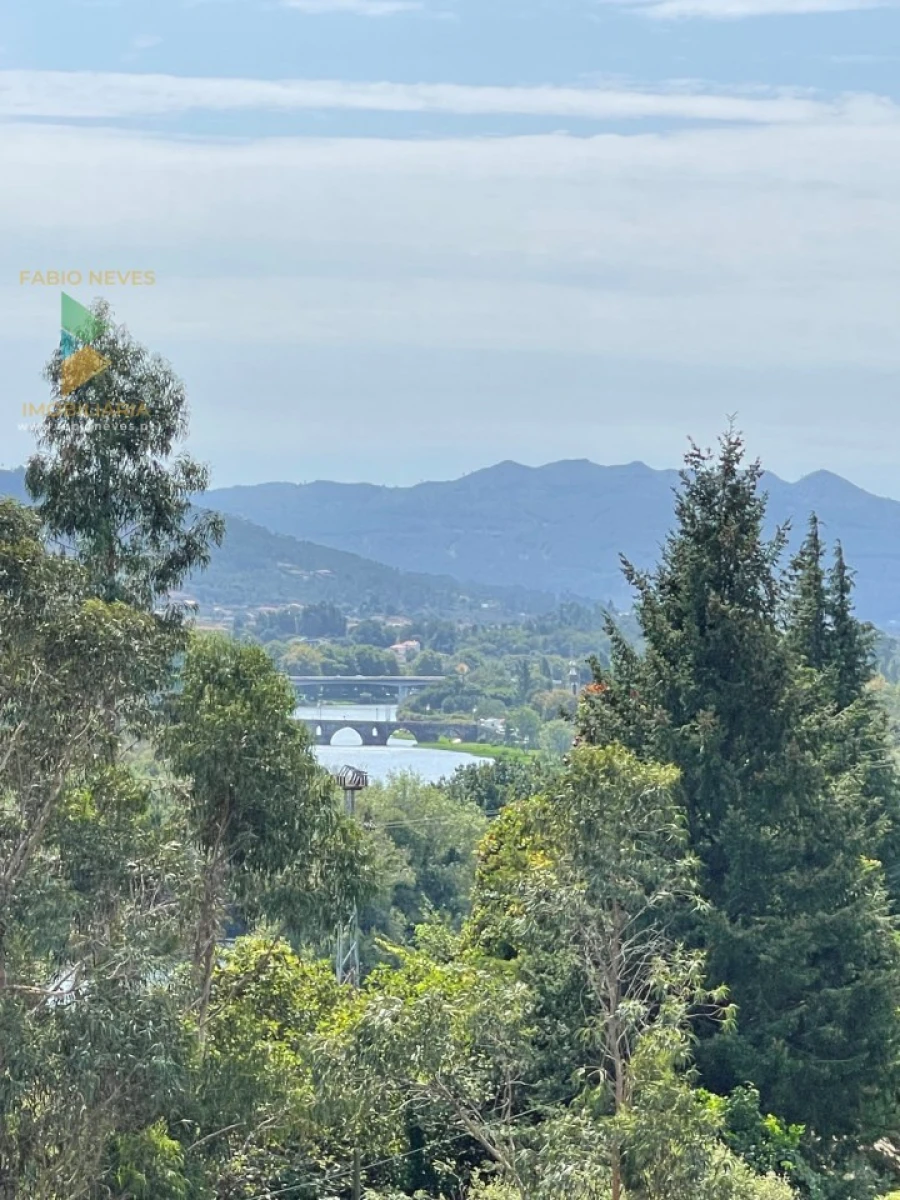 Moradia T4 para Venda em Arcozelo Foto 2