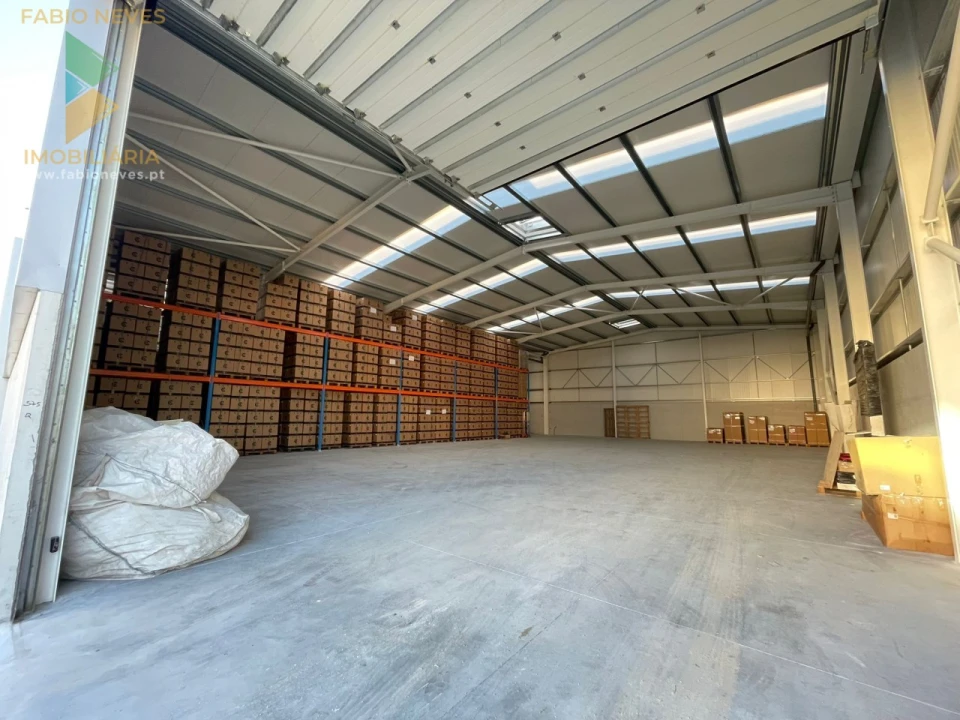 Armazém para Venda em Fornelos e Queijada Foto 6