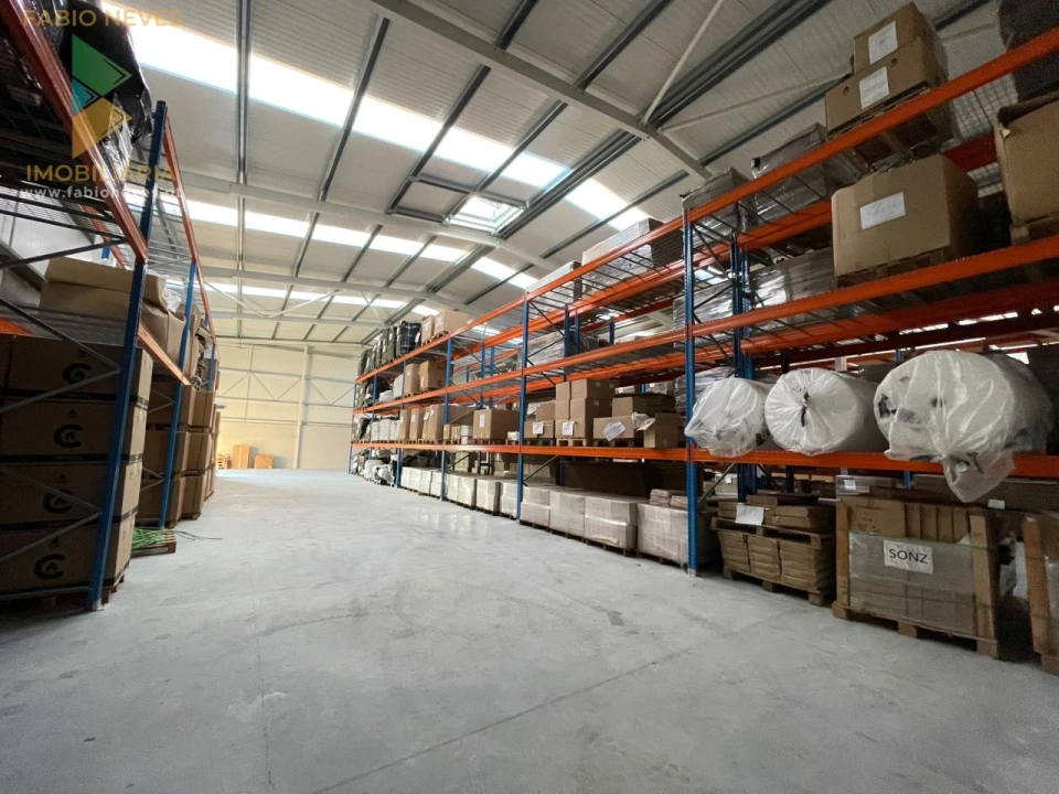 Armazém para Venda em Fornelos e Queijada Foto 16