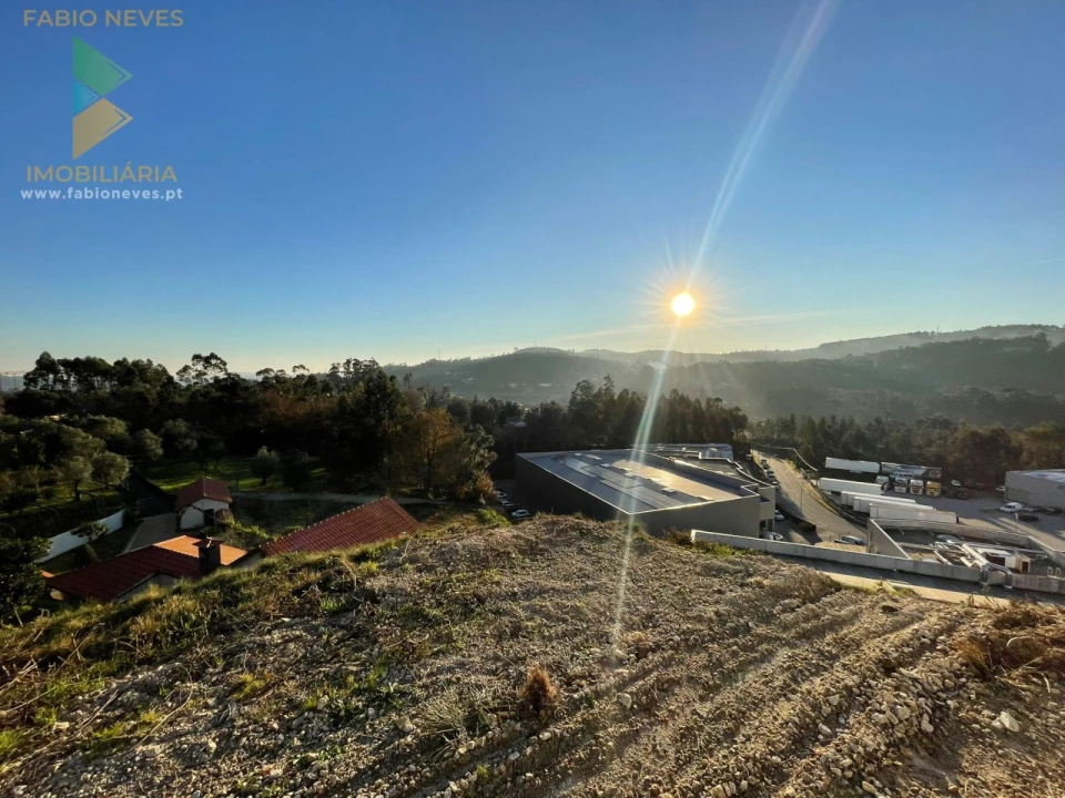Armazém para Venda em Fornelos e Queijada Foto 22
