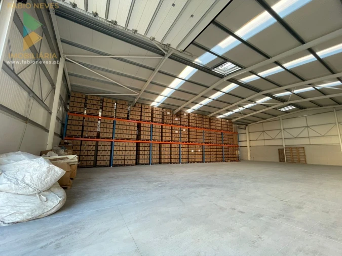 Armazém para Venda em Fornelos e Queijada Foto 7