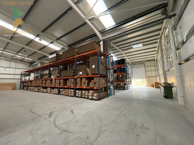 Armazém para Venda em Fornelos e Queijada Foto 13