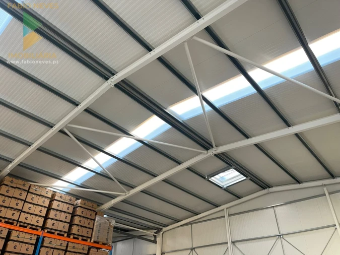 Armazém para Venda em Fornelos e Queijada Foto 14