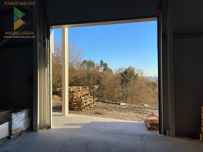 Armazém para Venda em Fornelos e Queijada Foto 19
