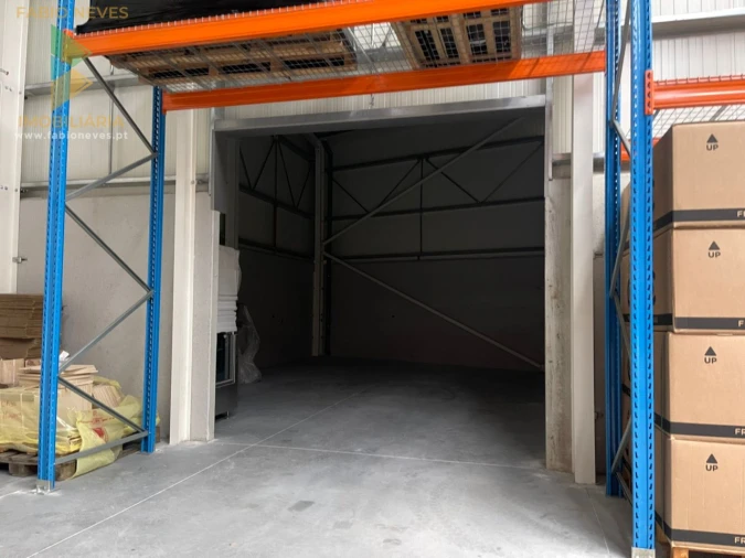 Armazém para Venda em Fornelos e Queijada Foto 20