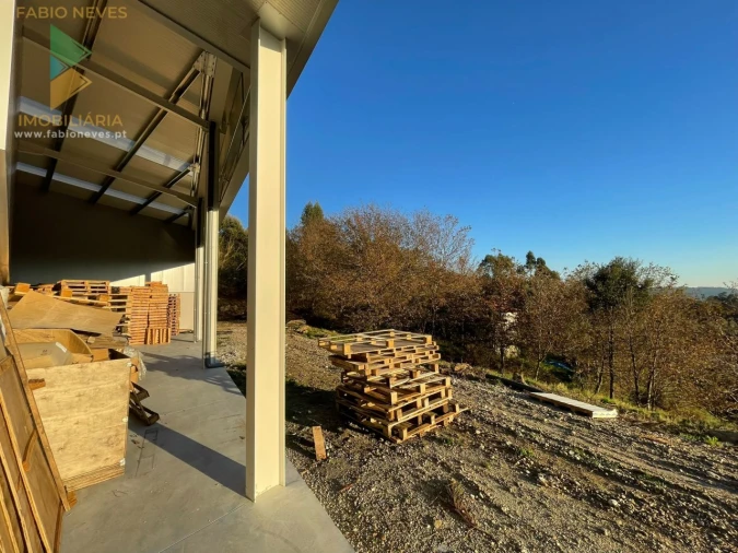 Armazém para Venda em Fornelos e Queijada Foto 21