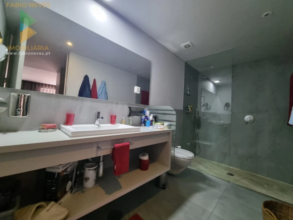 Moradia T5 para Venda em Fontão Foto 26
