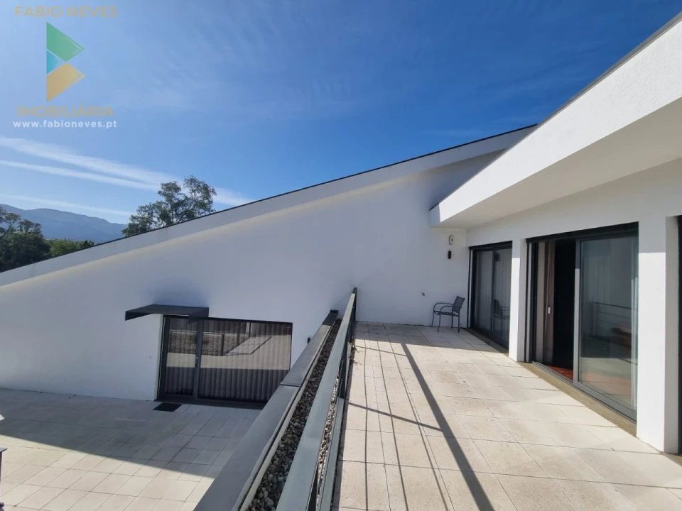 Moradia T5 para Venda em Fontão Foto 43