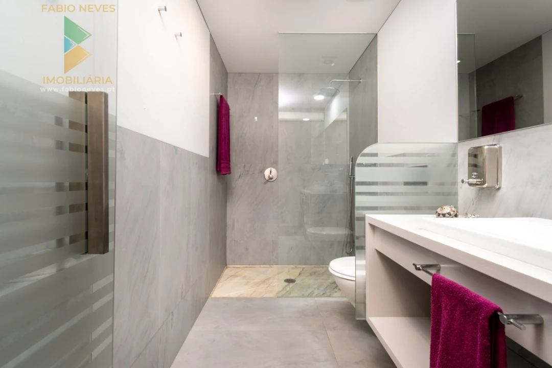 Moradia T5 para Venda em Fontão Foto 71