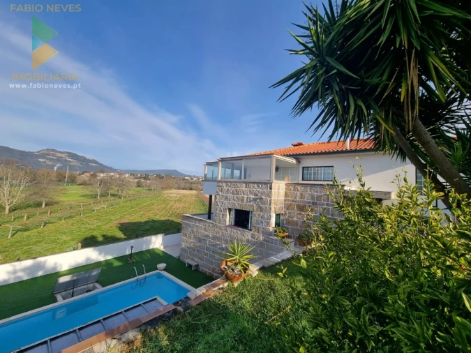 Moradia T5 para Venda em Ribeira Foto 3