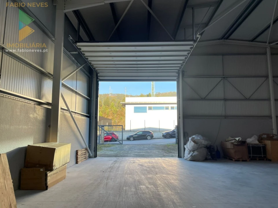 Armazém para Arrendamento em Fornelos e Queijada Foto 14