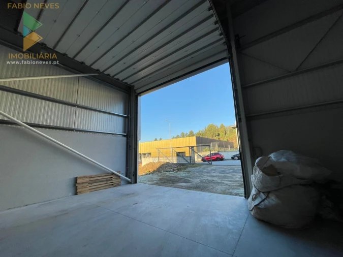 Armazém para Arrendamento em Fornelos e Queijada Foto 28