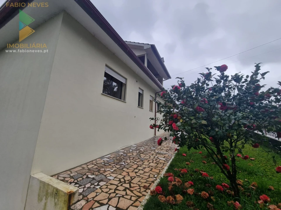 Moradia T4 para Venda em Arca e Ponte de Lima Foto 3