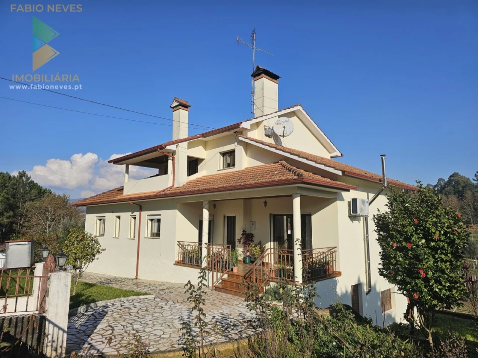 Moradia T4 para Venda em Arca e Ponte de Lima Foto 1