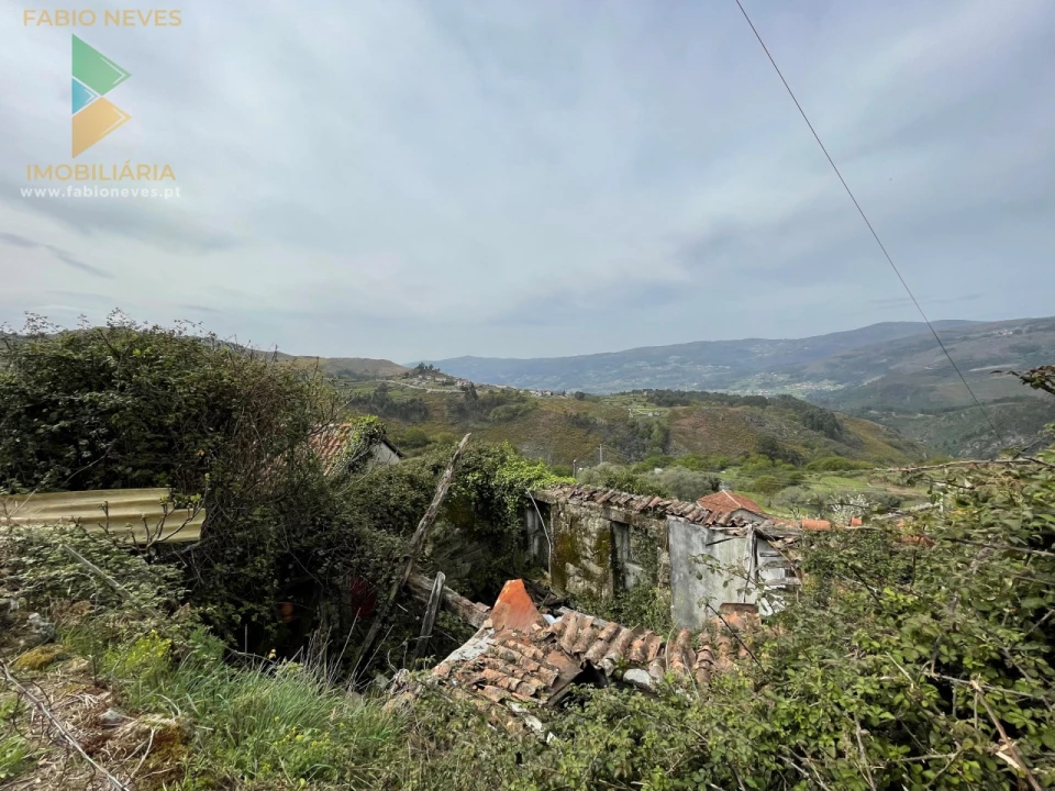 Terreno para Venda em Cabreiro Foto 2