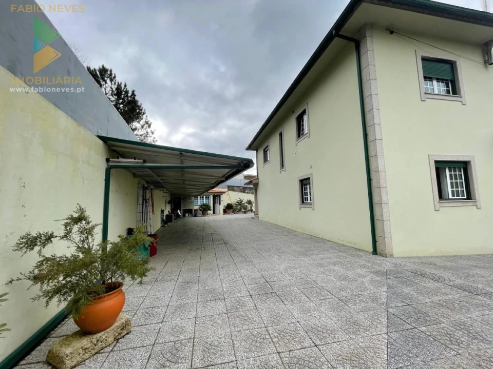 Moradia T4 para Venda em Rebordões (Santa Maria) Foto 10