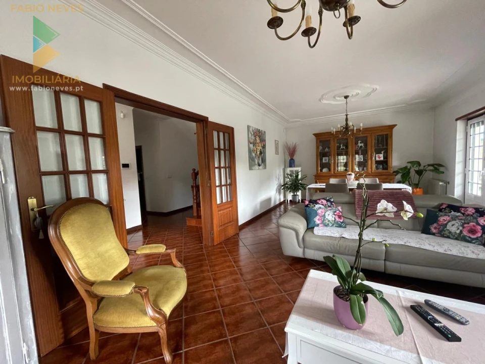 Moradia T4 para Venda em Rebordões (Santa Maria) Foto 38