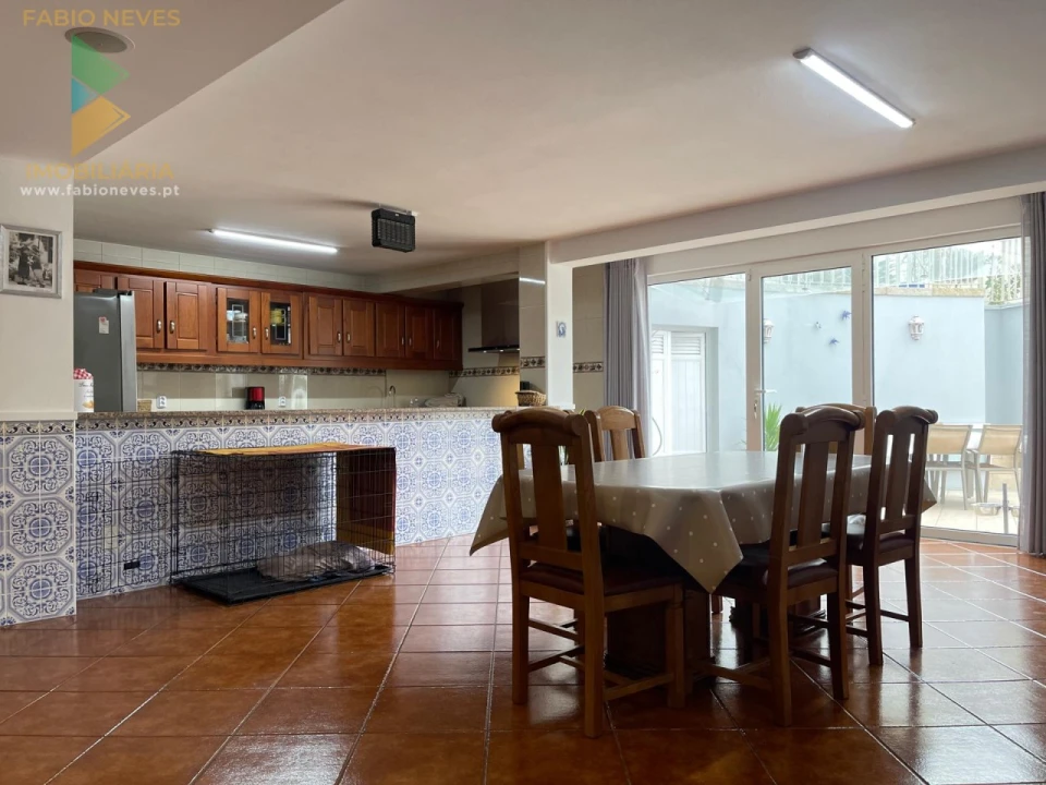 Moradia T4 para Venda em Rebordões (Santa Maria) Foto 75