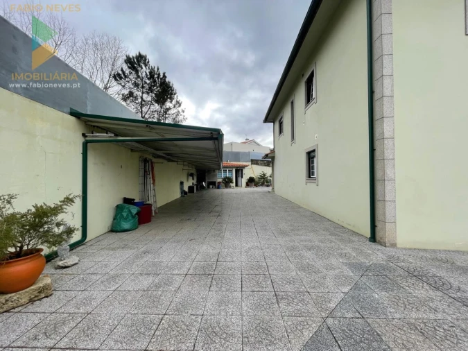 Moradia T4 para Venda em Rebordões (Santa Maria) Foto 8