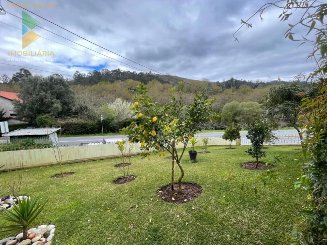 Moradia T4 para Venda em Rebordões (Santa Maria) Foto 16