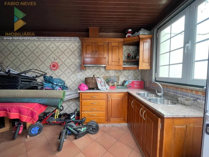 Moradia T4 para Venda em Rebordões (Santa Maria) Foto 27