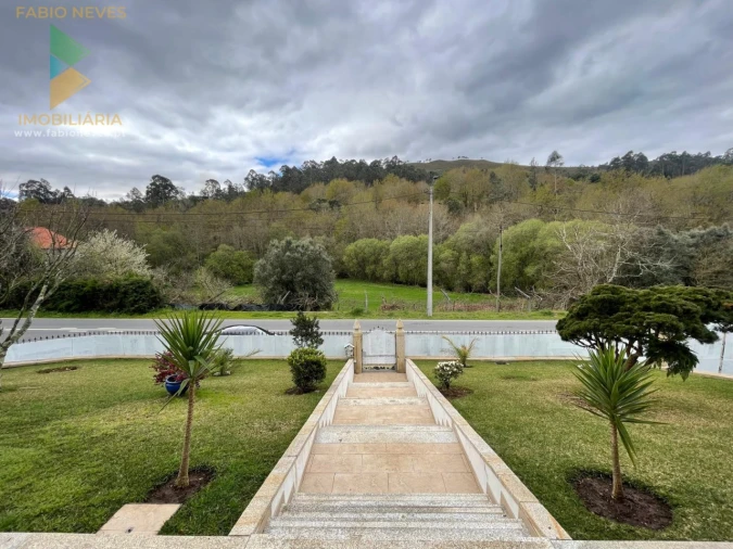 Moradia T4 para Venda em Rebordões (Santa Maria) Foto 33