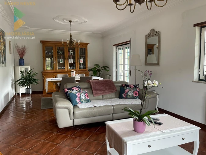 Moradia T4 para Venda em Rebordões (Santa Maria) Foto 37