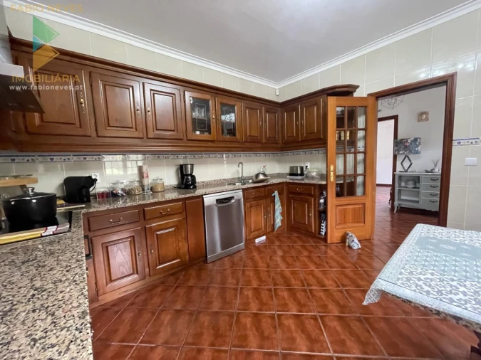 Moradia T4 para Venda em Rebordões (Santa Maria) Foto 96