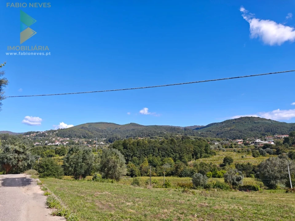 Moradia T4 para Venda em Labruja Foto 3