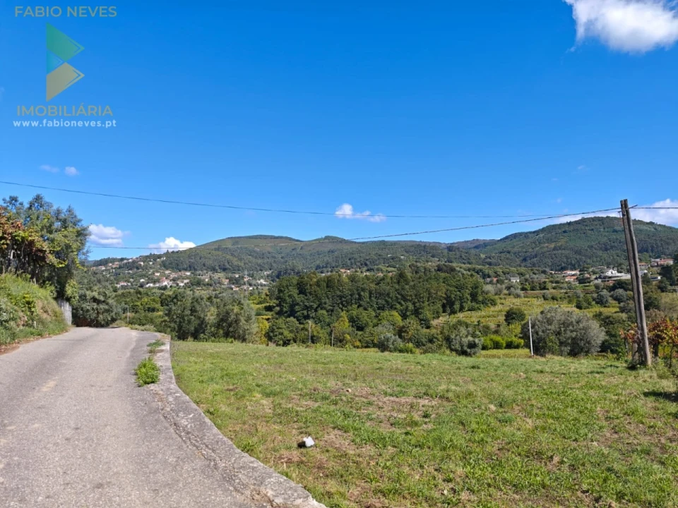 Moradia T4 para Venda em Labruja Foto 6