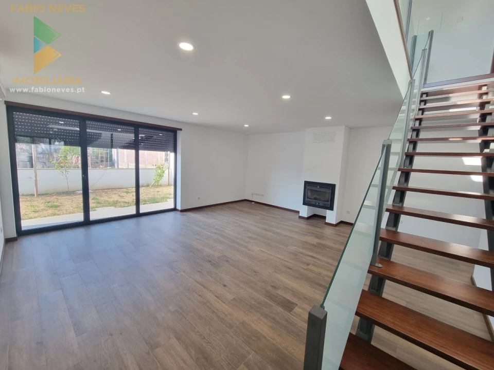 Moradia T3 para Venda em Seara Foto 4
