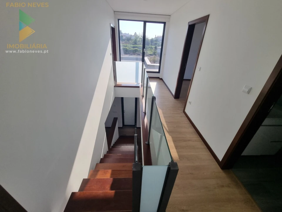 Moradia T3 para Venda em Seara Foto 11