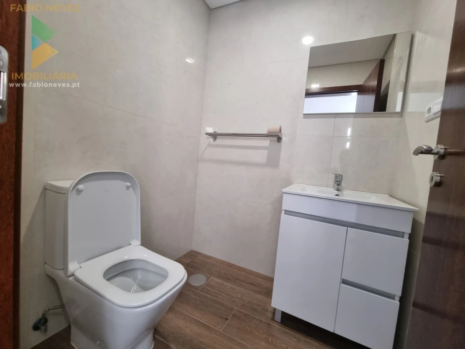 Moradia T3 para Venda em Seara Foto 12