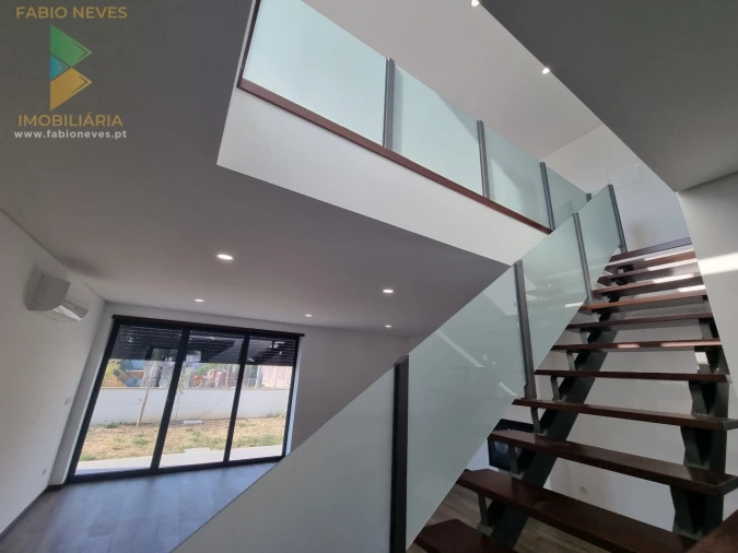 Moradia T3 para Venda em Seara Foto 10