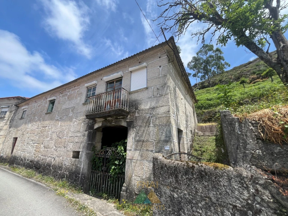 Moradia T4 para Venda em Gondoriz Foto 1