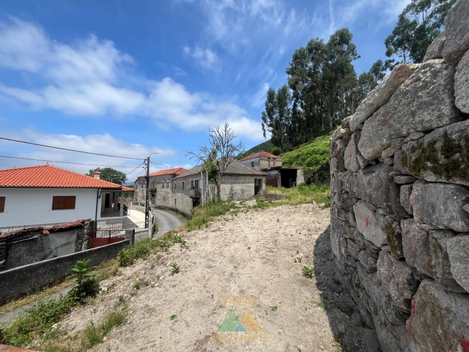 Moradia T4 para Venda em Gondoriz Foto 4