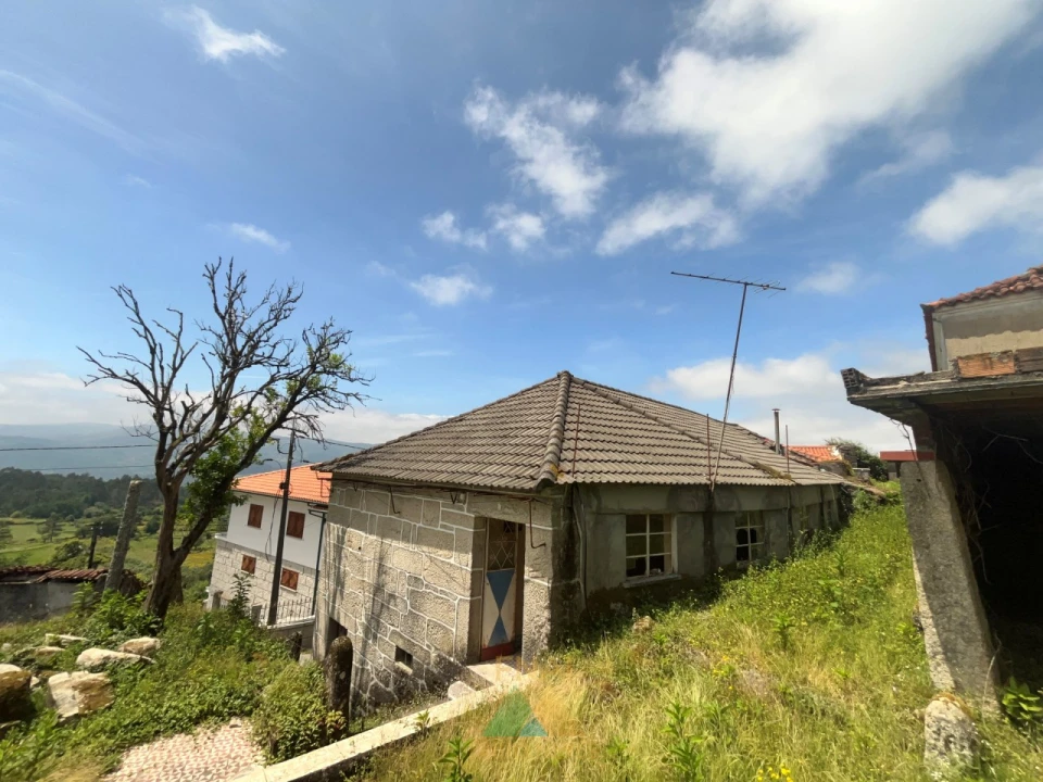 Moradia T4 para Venda em Gondoriz Foto 7