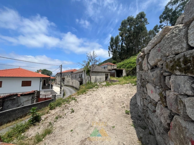 Moradia T4 para Venda em Gondoriz Foto 4