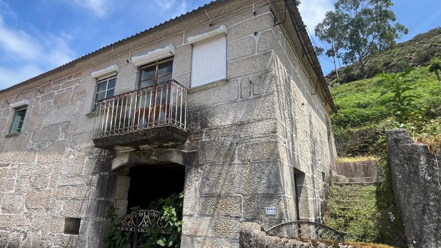 Moradia T4 para Venda em Gondoriz