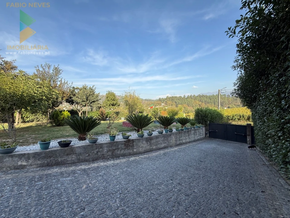 Moradia T3 para Venda em Ponte da Barca, V.N. Muía, Paço Vedro Magalhães Foto 6