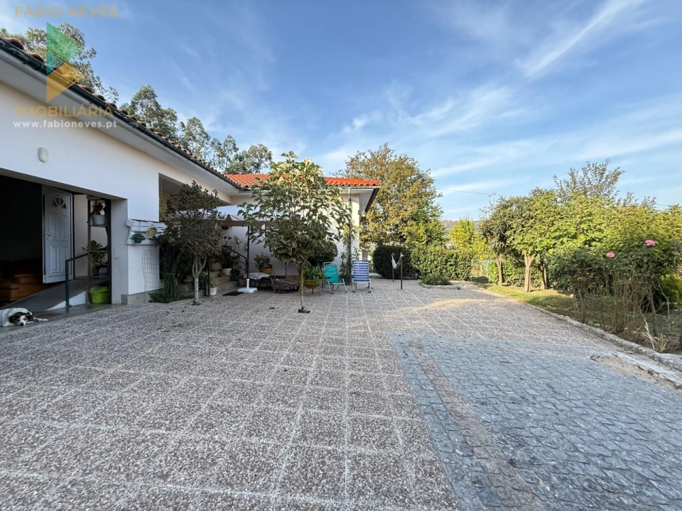 Moradia T3 para Venda em Ponte da Barca, V.N. Muía, Paço Vedro Magalhães Foto 11
