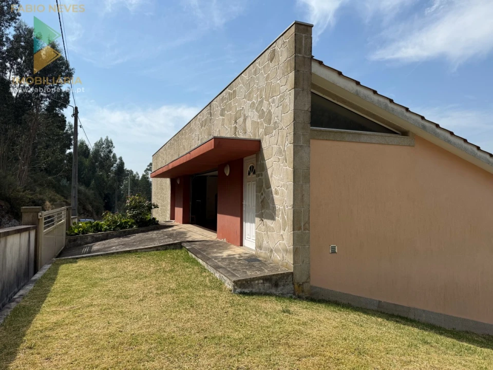 Moradia T4 para Venda em Cendufe Foto 12